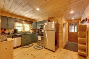 North Conway: Updated 3BR Cabin Sleeps 9, Fire Pit - Innenbereich