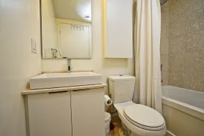 The King's Nook Guest House - Bathroom