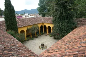 Hotel Na Bolom - Exterior