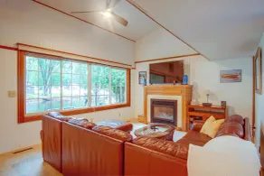 West Okoboji Waterfront Home w/ Private Dock - Innenbereich