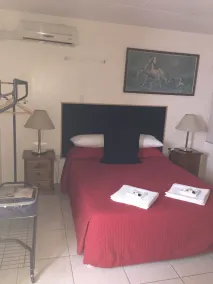 Granville Tavern and Motel - Room