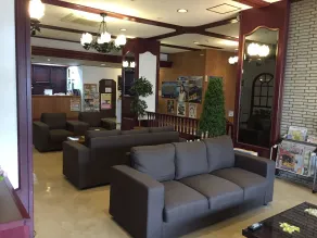 Shimabara Station Hotel - Lobby sitting area