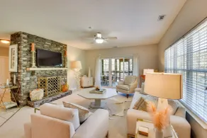Balcony & Golf Course View! Condo at Kingwood - Interior