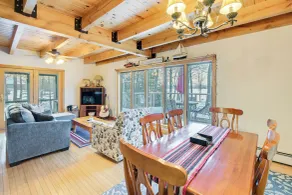 Hot Tub & Boat Dock: Waterfront Maine Retreat! - Interiør