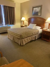 A Riverside Inn Travelodge by Wyndham - Chambre