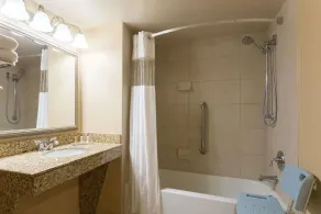 Wingate by Wyndham Dayton - Fairborn - Salle de bain