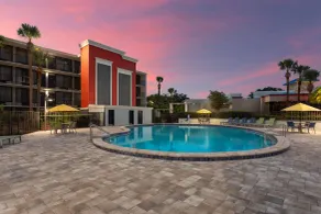Days Inn by Wyndham Orlando Conv. Center/International Dr - Piscine
