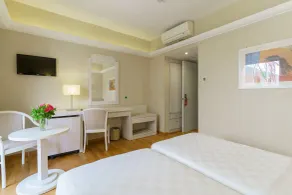 Pearl Beach - Quarto