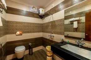 kumbhalgarh fort resort pure veg - Bathroom