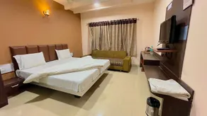 Hotel Ashapura Palace by Sky Stays - Habitación