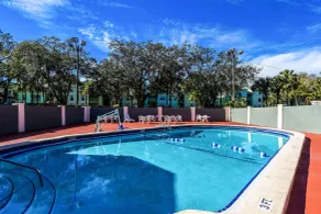Econo Lodge - Piscine