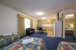 Cotswold Motor Inn - Room