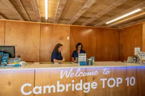 Cambridge Top 10 Holiday Park - Rezeption