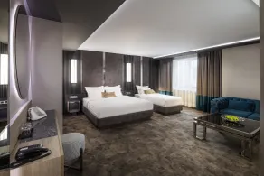 -- ESTE PARK HOTEL -- part of Urban Chic Luxury Design Hotels - Parking & Compliments - next to Shopping & Dining Mall Plovdiv - Habitación