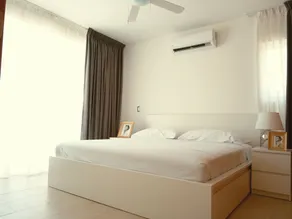 Oceanfront New Condo on the Beach - Chambre