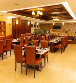 The Grand Ambassador - Restaurant
