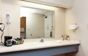 Red Roof Inn Santa Ana - Badezimmer