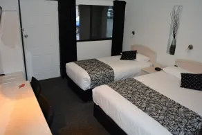 Alabaster Motor Inn - Room