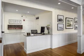 East Wind Inn on the Water - Resepsjon