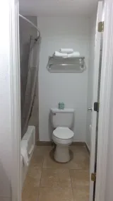 Motel 6-Clovis, NM - Bathroom