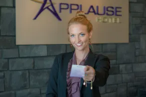 Applause Hotel Calgary Airport by CLIQUE - Réception