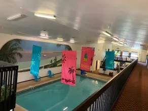 Super 8 by Wyndham Huron - Pool