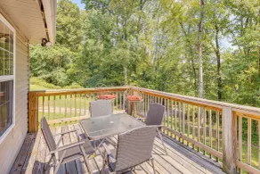 Peaceful Cabin at Lake Logan w/ Spacious Yard! - Innenbereich