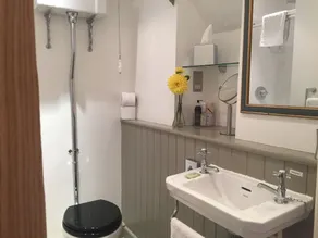 Spring Cottage B&B - Baño