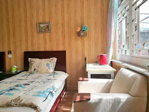 Beijing Badaling Great Wall Caos Courtyard guesthousel 1Private english tour guide 2Pick up&Drof off &landmark visiting serivice3Very near to Badaling Great Wall4Offer free beijing travel guide5Traditonal Chinese courtyard - Room