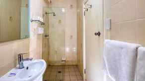 Comfort Inn Crystal Broken Hill - Baño