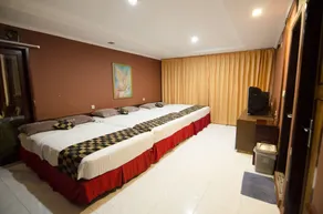 Fora Guest House Taman Lingkar - Room