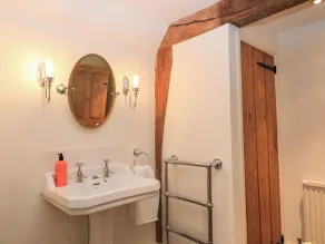 3 Malthouse Cottages - Bathroom