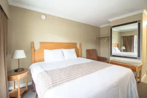 Okanagan Royal Park Inn by Elevate Rooms - Room
