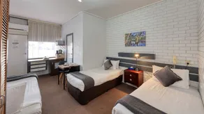 Sun Centre Motel - Quarto