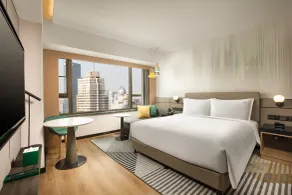 Holiday Inn Shanghai Nanjing Road by IHG - Zimmer