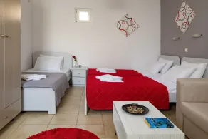 John Akroyiali rooms - Chambre