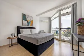 Marathon Beach Apartment - Sea View, Shared Pool - Room