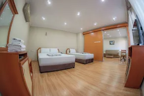 Room-spacious Hopa Suite & City View - Værelse