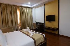 Hyphen Premier-Business Hotel - Room