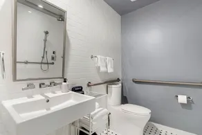 The Daydrift - Bathroom