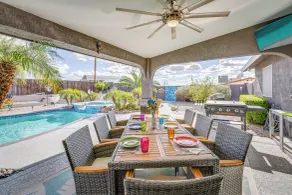 Pool, Spa & Mtn Views: Lake Havasu City Home - Interiør
