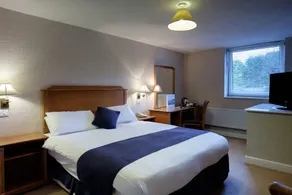 The Cathedral Hotel - Chambre