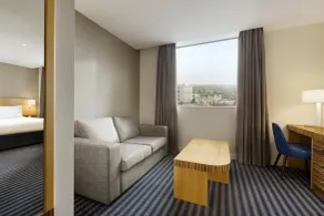 Ramada Hotel & Suites by Wyndham Coventry - Room