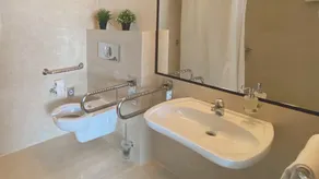 Europeum Hotel - Bathroom