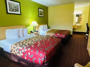 Super 8 by Wyndham Gloucester - Chambre