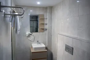 Lara Street Hotel - Badezimmer