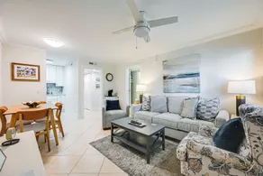 Naples Condo w/ Pool - Walk to Dining & Beach - Interiør