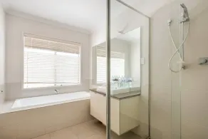 5br Luxury House 20 min till Cbd rymligt boende - Badrum