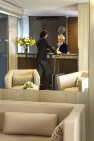 Hôtel Longchamp Elysées - Réception