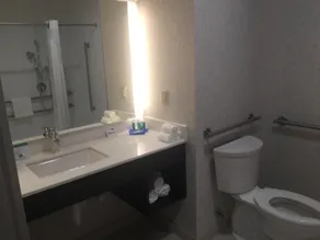 Holiday Inn Express & Suites Jersey City North - Hoboken by IHG - Salle de bain